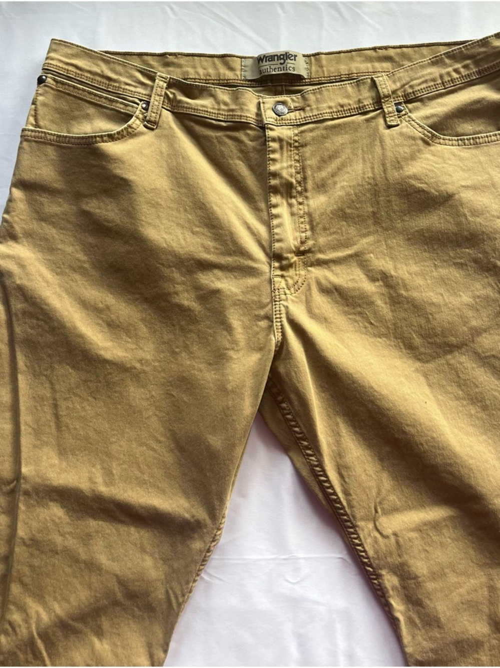 Wrangler Men's Tan Chino Pants